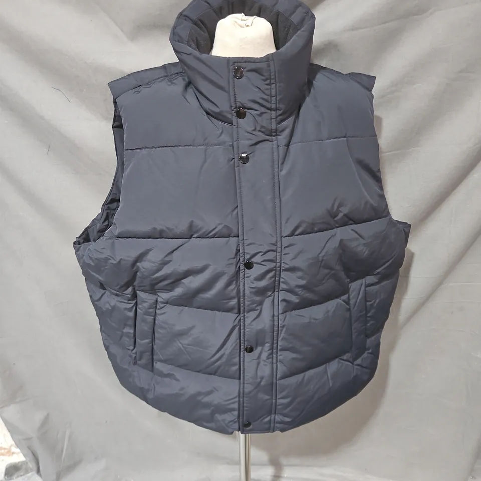 ABERCROMBIE & FITCH ULTRA PADDED GILET IN BLACK SIZE 2XL