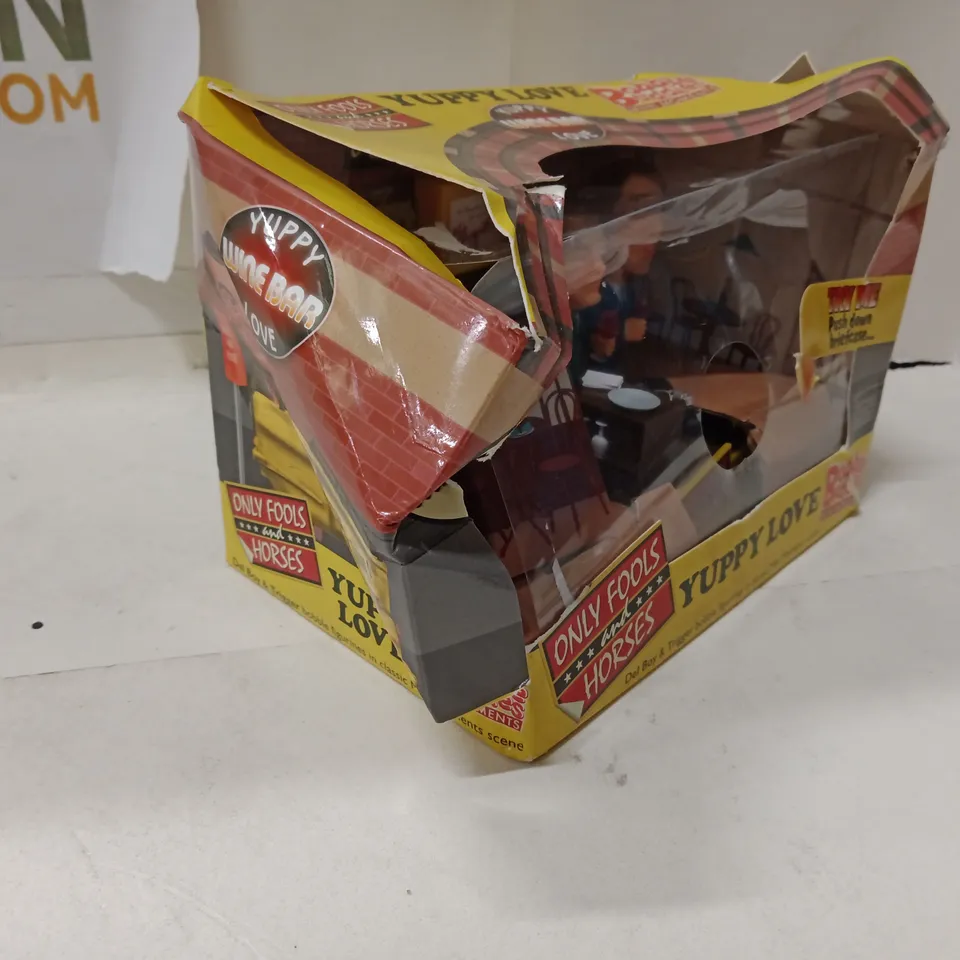 YUPPY LOVE BOBBLE BUDDIES – ONLY FOOLS AND HORSES (BOXED MINI MOMENTS)