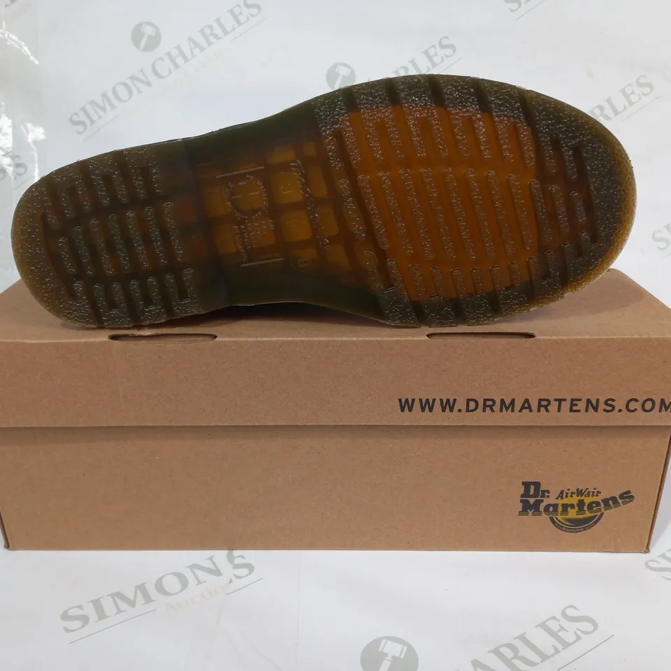 BOXED PAIR OF DR MARTENS BOOTS IN BLACK UK SIZE 5