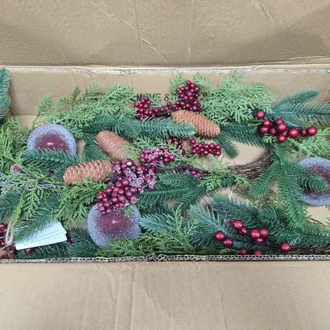 APPLE AND BERRY CHRISTMAS GARLAND