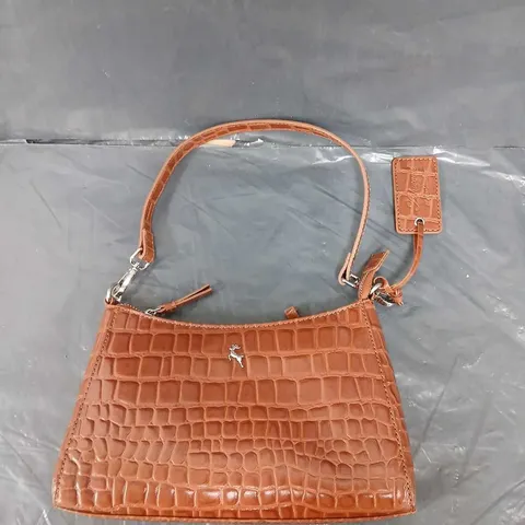 ASHWOOD SCOOP SMALL SHOULDER BAG BROWN