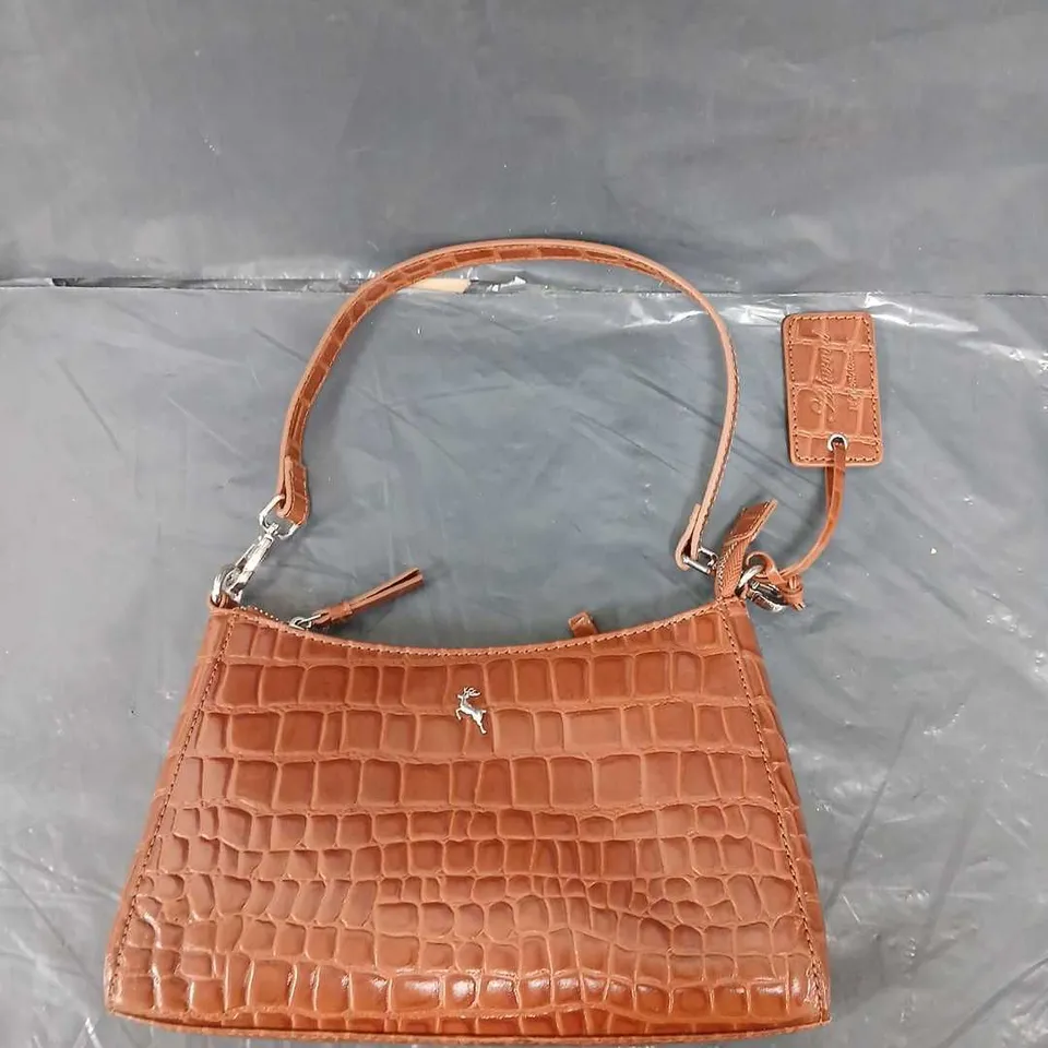 ASHWOOD SCOOP SMALL SHOULDER BAG BROWN 