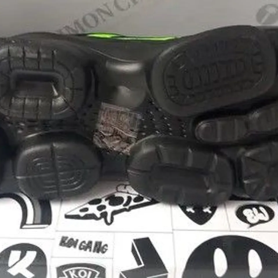 BRAND NEW BOXED PAIR OF KOI SKAVEN MEN'S GRUNGE ATOMIC TRAINERS SIZE 12