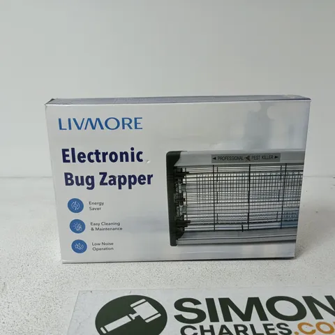 BOX OF APPROXIMATELY 12 ASSORTED ITEMS TO INCLUDE LIVMORE ELECTRONIC BUG ZAPPER ETC