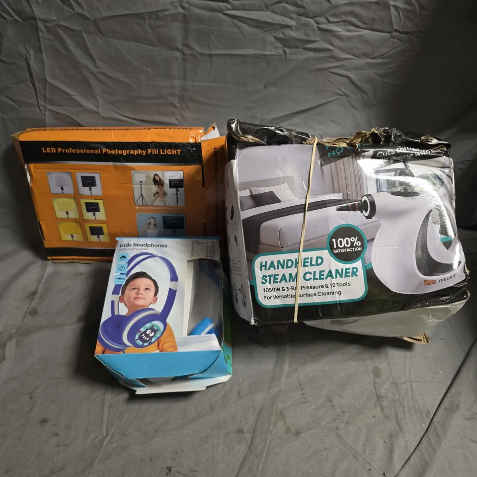 BOX OF APPROXIMATELY 10 ASSORTED HOUSEHOLD ITEMS INCLUDING HANDHELD STEAM CLEANER, KIDS HEADPHONES AND LED PROFESSIONAL PHOTOGRAPHY FILL LIGHT