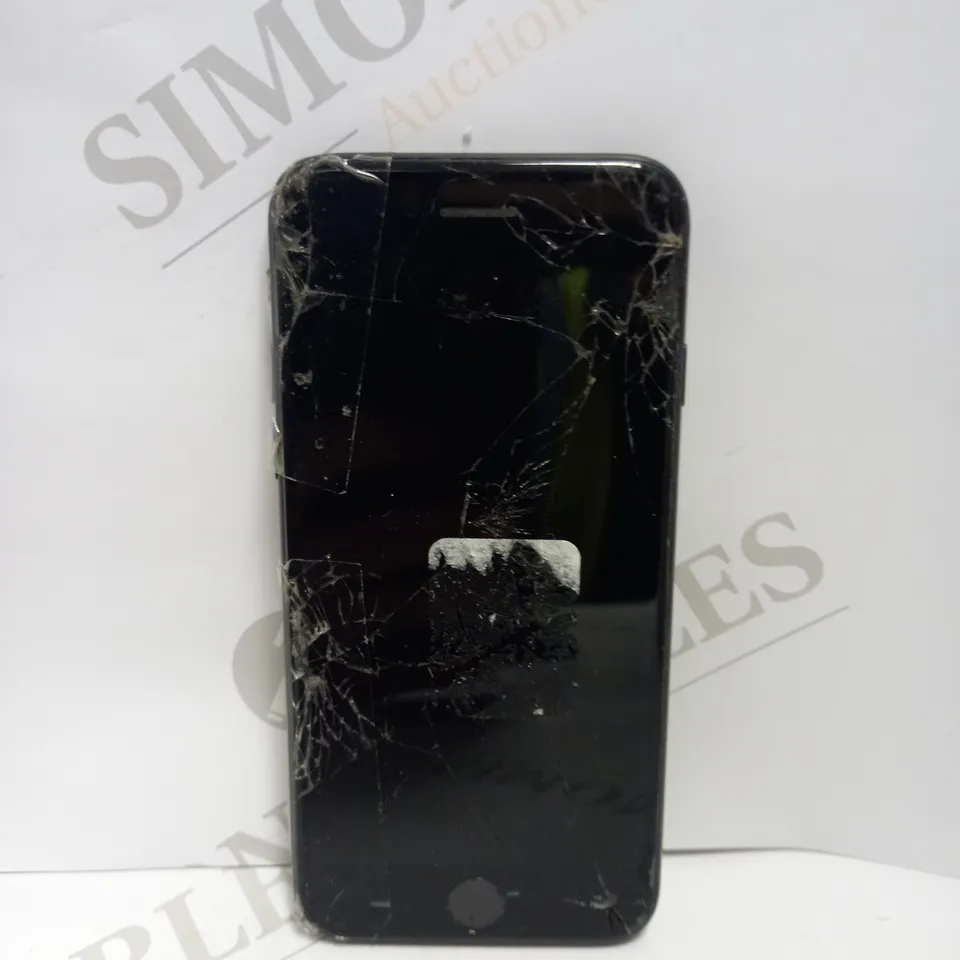 APPLE IPHONE 7 (A1778) SMARTPHONE
