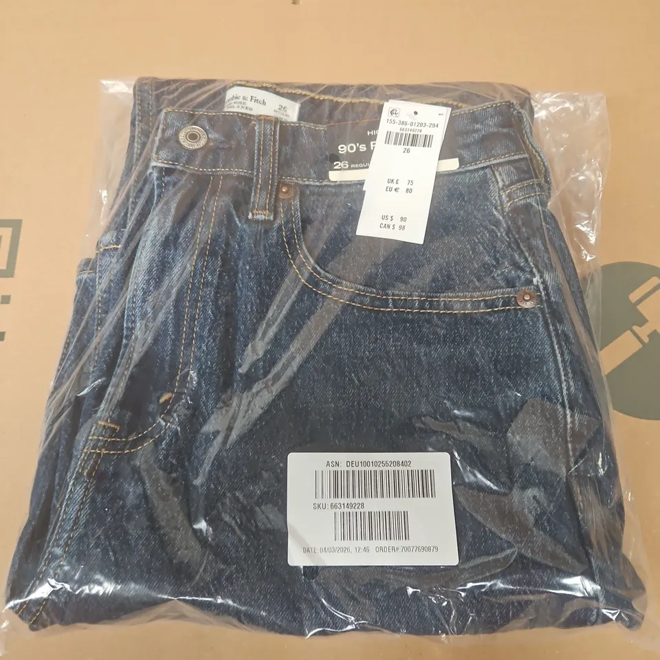 BAGGED ABERCROMBIE & FITCH HIGH RISE 90'S RELAXED JEANS IN NAVY - SIZE 26