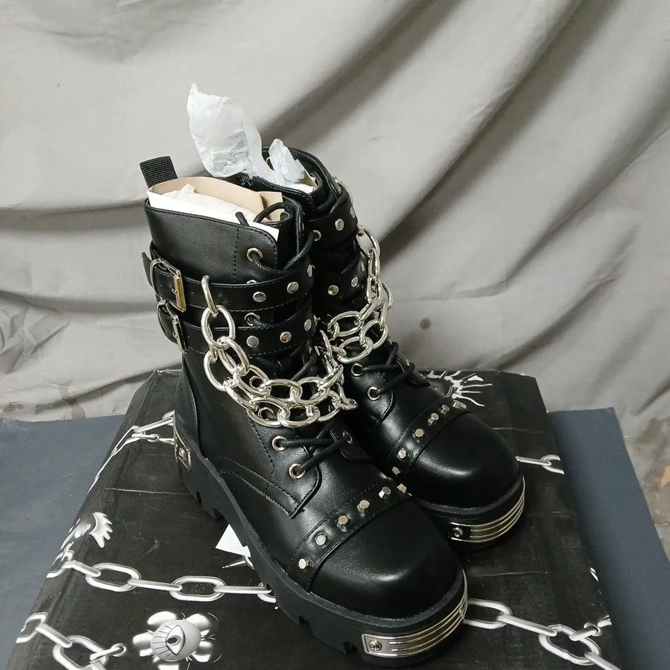 KOI SHACKLED SHADOWS HEAVY DUTY CHAIN BIKER BOOTS BOXED SIZE 37