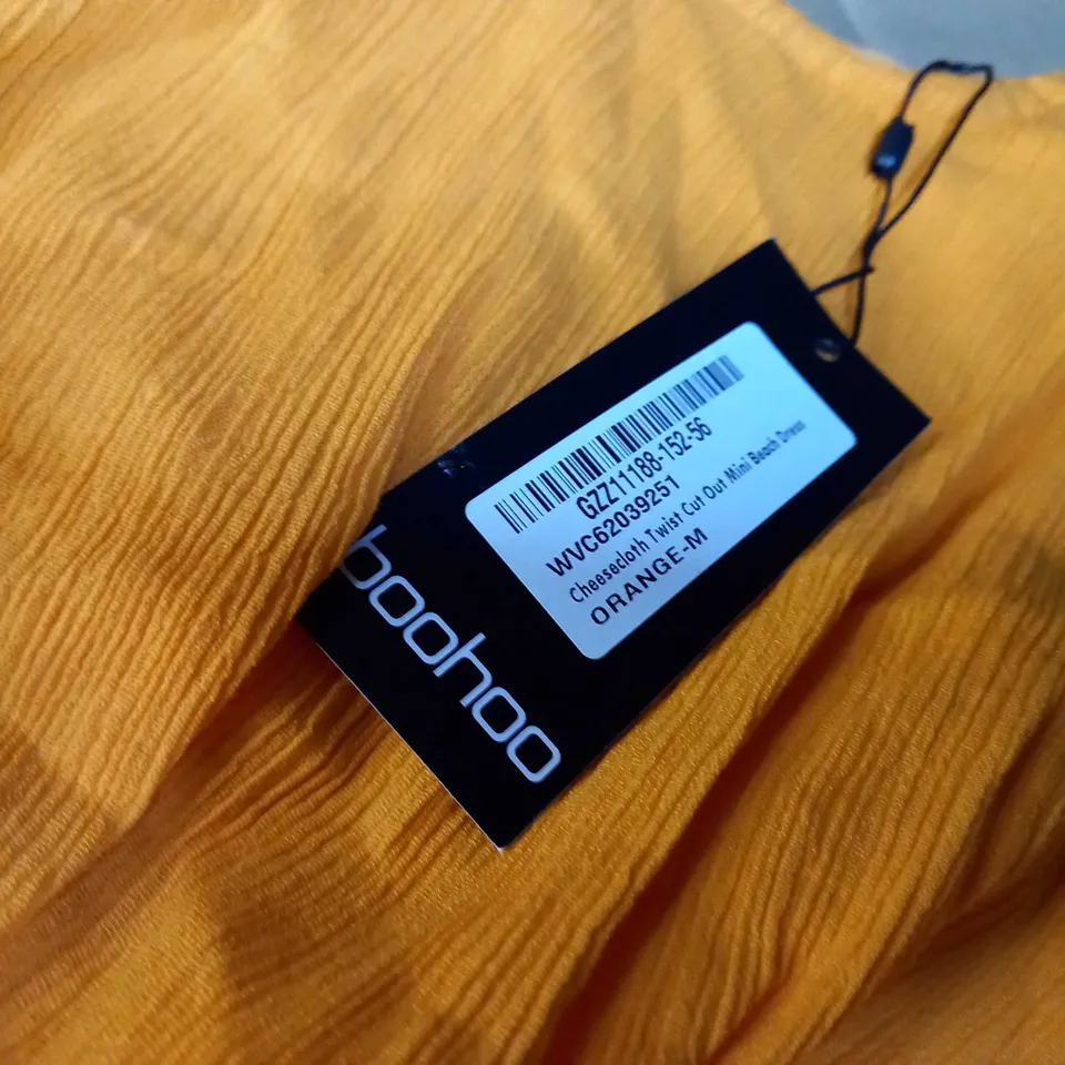 BOOHOO ORANGE CHEESCLOTH TWIST CUT OUT MINI BEACH DRESS - MEDIUM