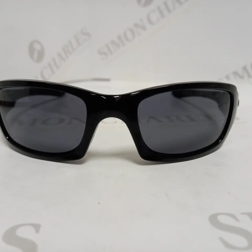 OAKLEY FIVES SQUARE SUNGLASSES RRP £85