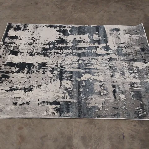 Hagberg abstract grey area rug // 120 x 170cm