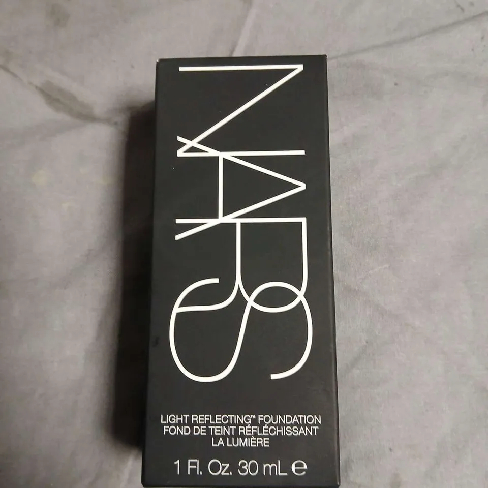 NARS LIGHT REFLECTING FOUNDATION – 30 ML BOXED