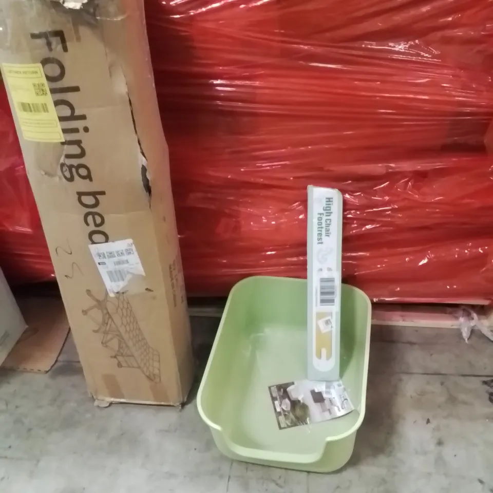PALLET OF ASSORTED HOUSEHOLD GOODS AND PRODUCTS TO INCLUDE;FOLDING BED,CAT LITTER TRAY,HIGH CHAIR FOOTREST