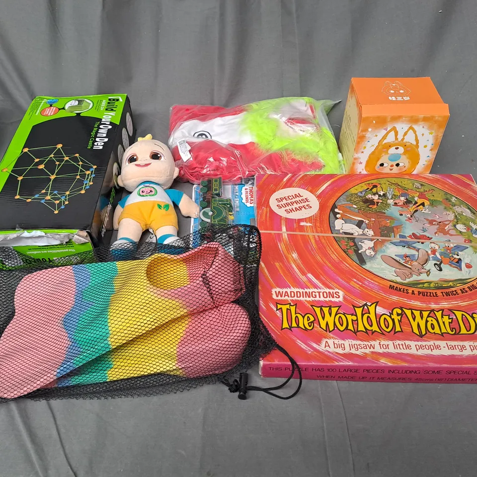 LARGE BOX OF ASSORTED TOYS AND GAMES TO INCUDE BUILD YOUR OWN DEN, COCOMELON AND JIGSAW