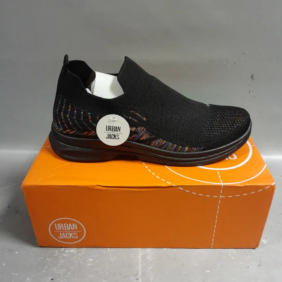 BOXED PAIR OF URBAN JACKS APPLETINI SLIP ON SHOES - 7
