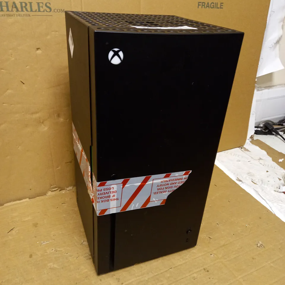 XBOX SERIES X REPLICA MINI FRIDGE THERMOELECTRIC COOLER 1.5:1