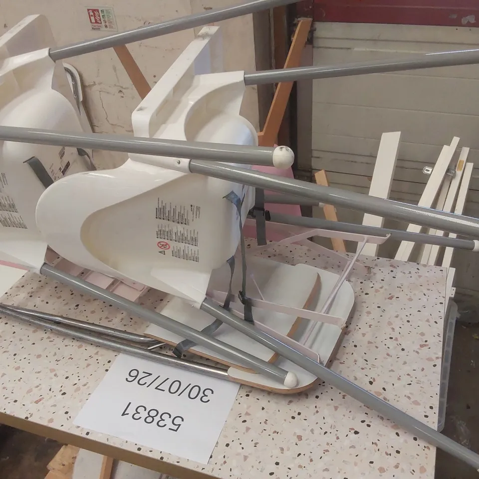 PALLET CONTAINING ASSORTED RESTAURANT FURNITURE ITEMS
