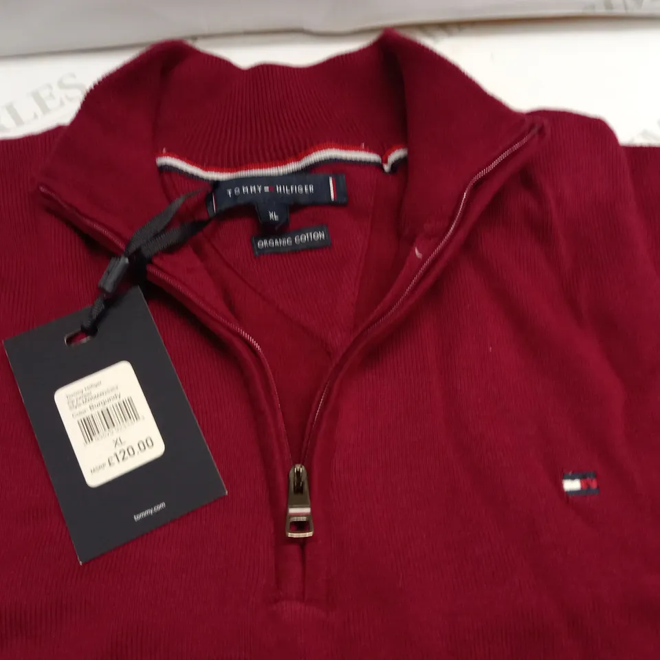 TOMMY HILFIGER ZIP JUMPER IN BURGHUNDY - XL