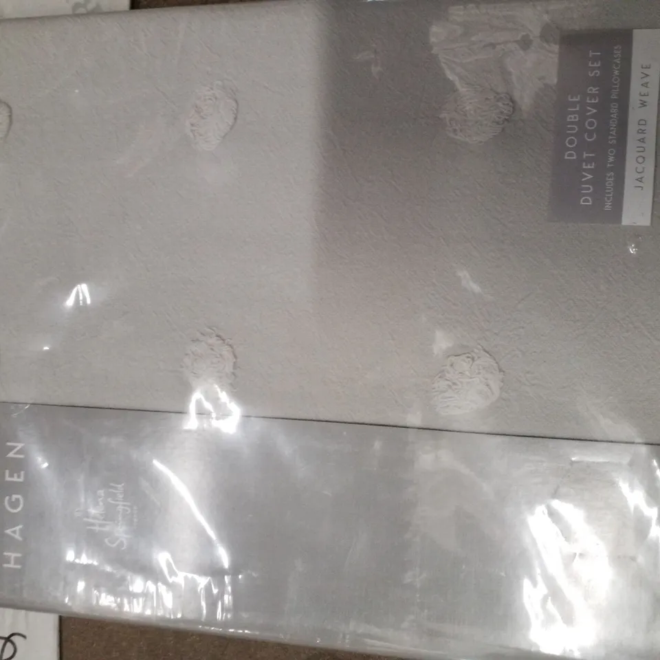 BRAND NEW SEALED WOVEN SPOT DOUBLE DUVET SET 