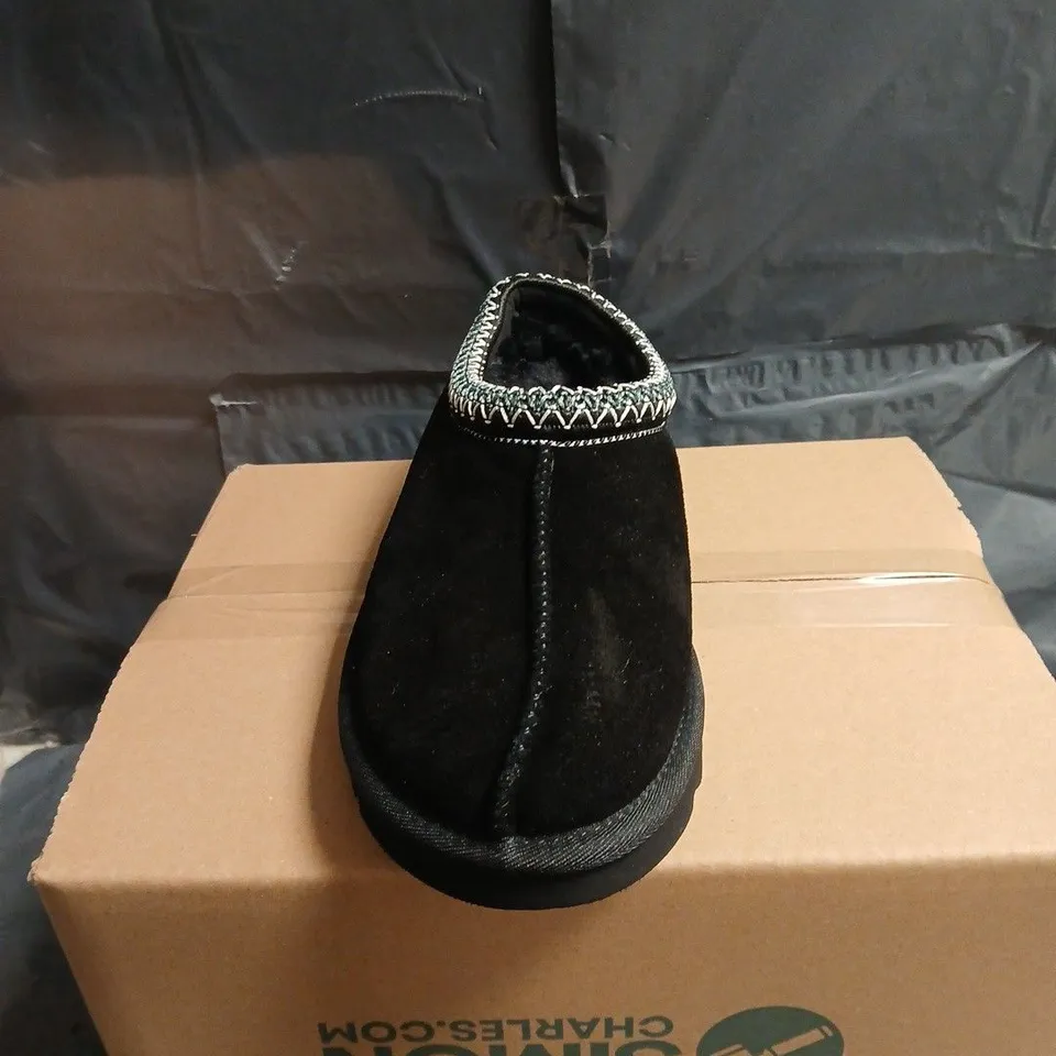 UGG BLACK SUEDE SLIPPERS WITH SHEARLING TRIM SIZE 5