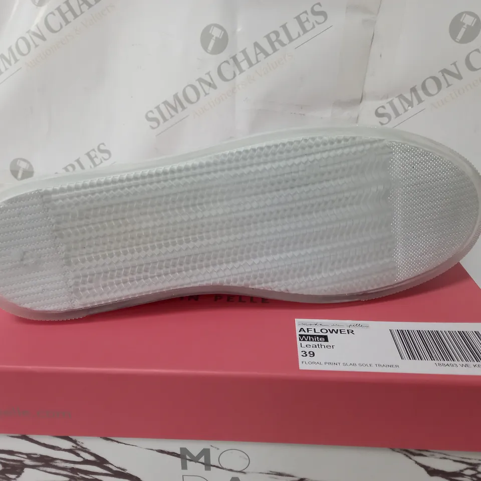 BOXED MODAIN PELLE AFLOWER WHITE SHOES SIZE 39