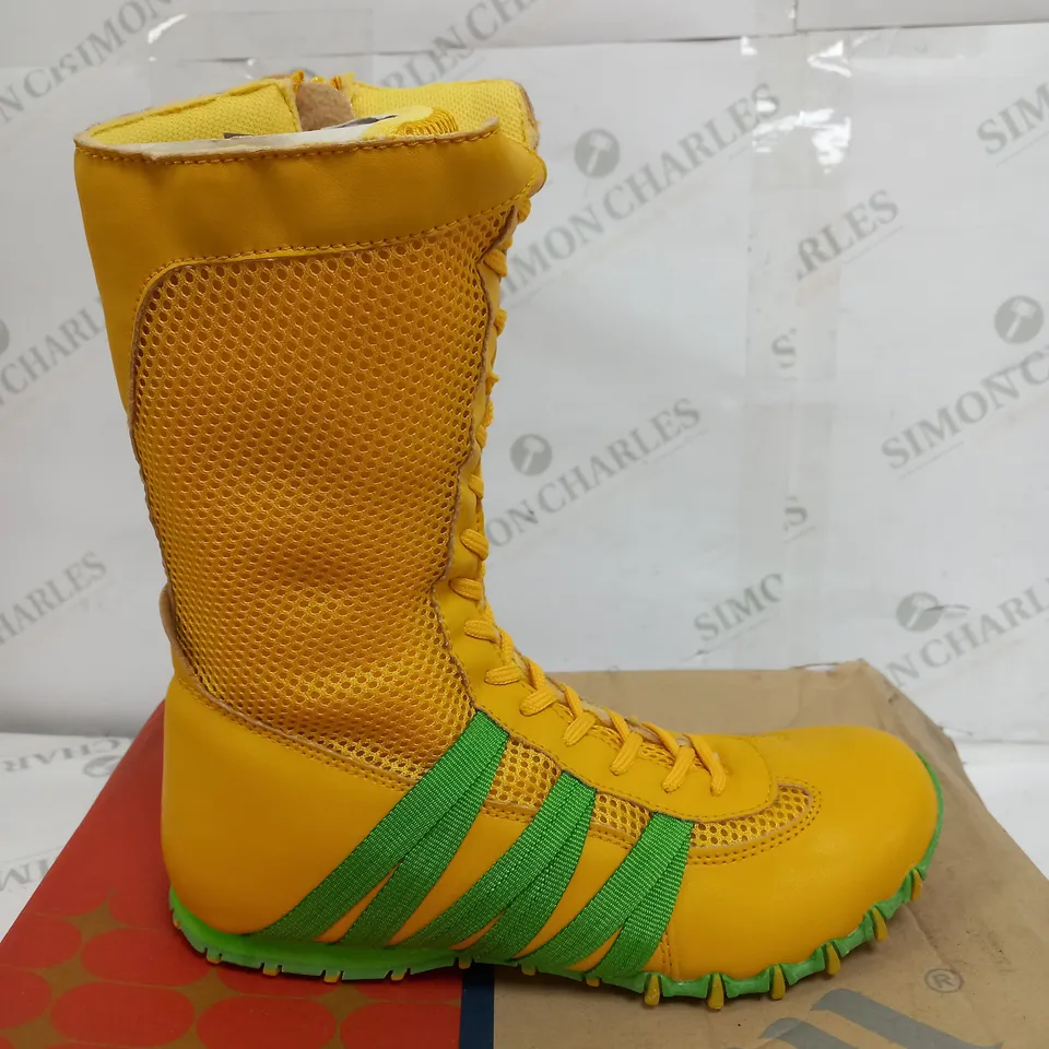 BOX OF APPROXIMATELY 10 ASSORTED PAIRS OF SHOES TO INCLUDE BLACK SANDALS, YELLOW BOOTS, BEIGE BOOTS ETC
