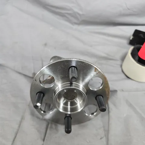 Five-Lug Car Wheel Hub Flange with Studs – Used