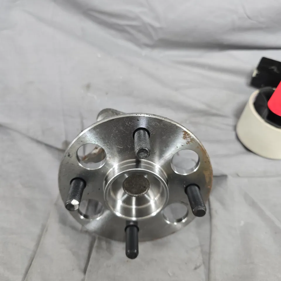 Five-Lug Car Wheel Hub Flange with Studs – Used