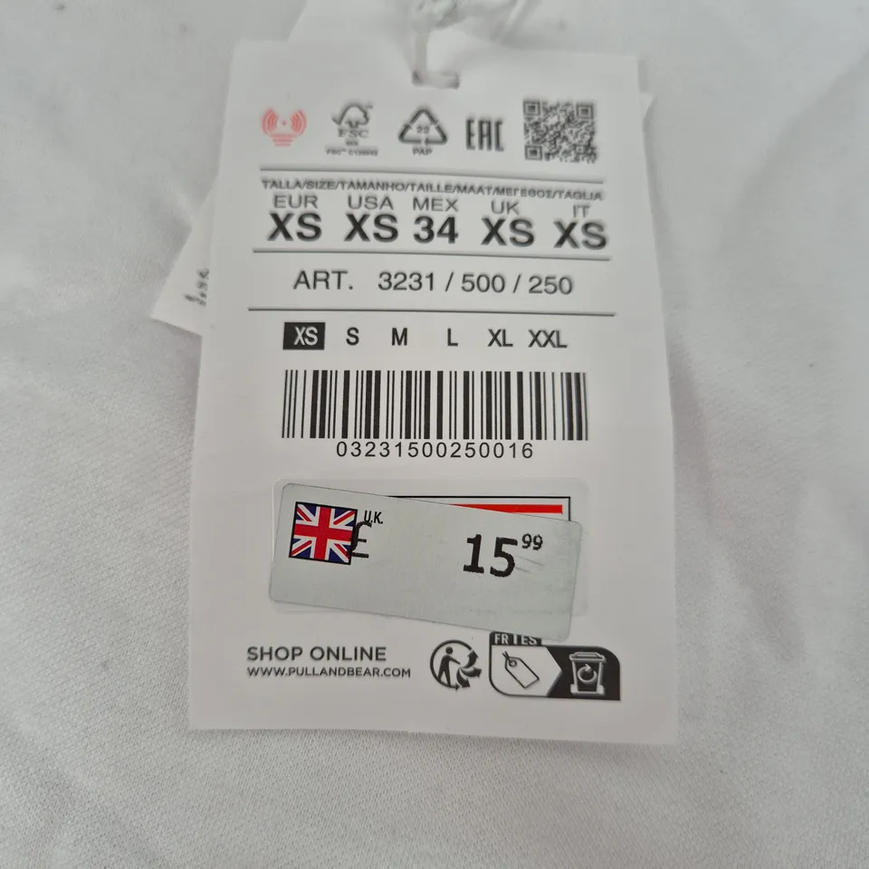 PULL&BEAR WHITE BOXY FIT T-SHIRT – UK 6 (EU 34)