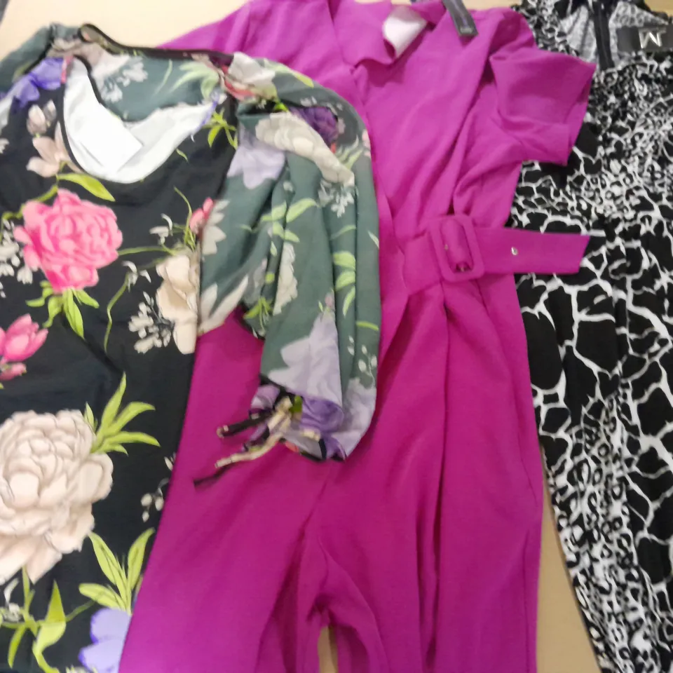 APPROXIMATELY 12 ASSORTED DRESSES TO INCLUDE DU JOUS, BRENDA EDWARDS, JULIEN NACDONALD, ETC