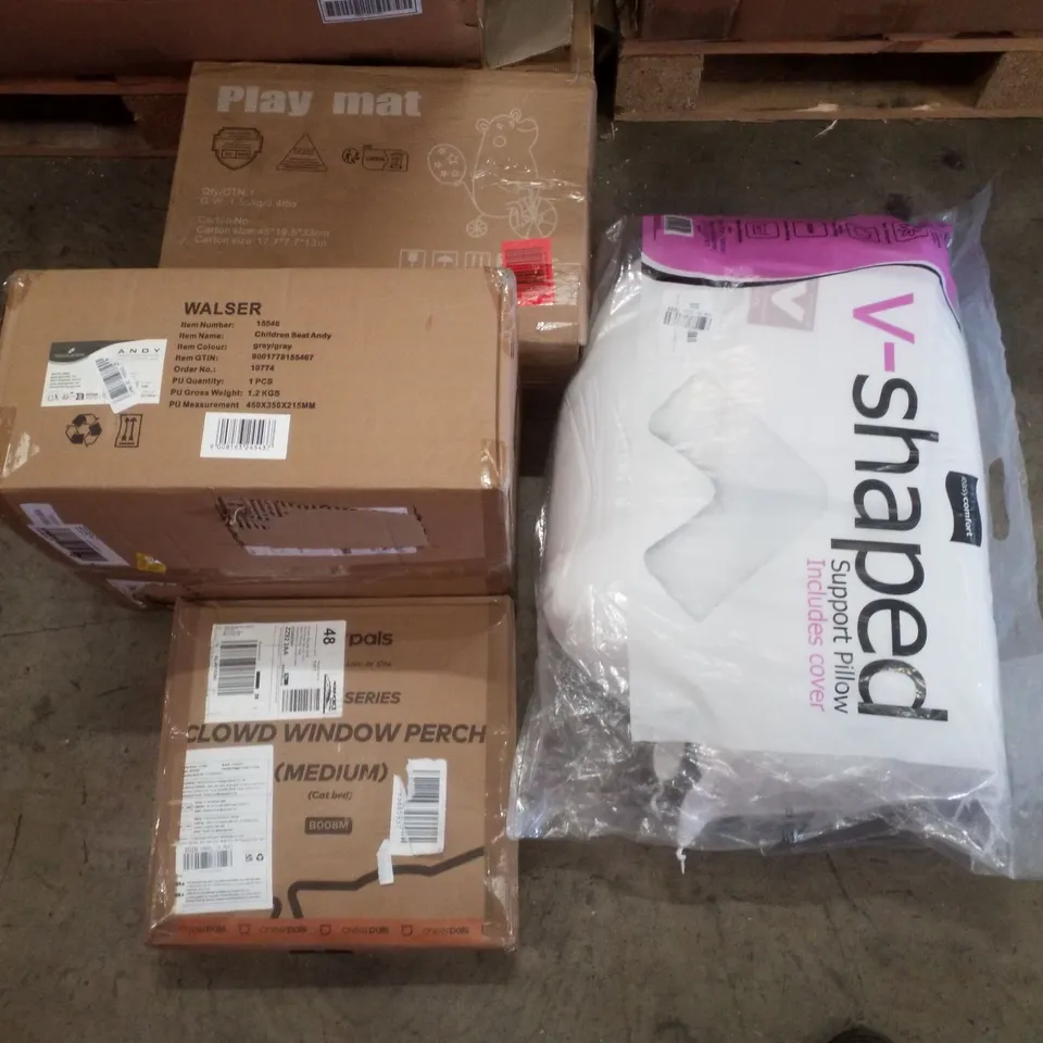 PALLET CONTAINING ASSORTED PRODUCTS INCLUDING PLAY MAT, CAT BED, V-SHAPED SUPPORT PILLOW & CHILD BOOSTER SEAT
