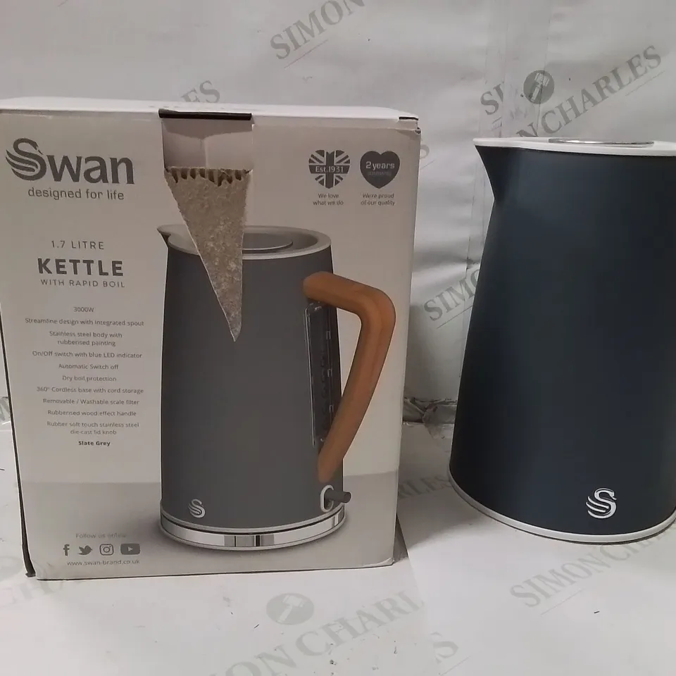 BOXED SWAN 1.7 LITRE KETTLE WITH RAPID BOIL