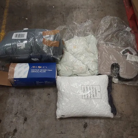 PALLET TO CONTAIN A LARGE ASSORTMENT OF PILLOWS, CUSHIONS AND RELATED PRODUCTS 