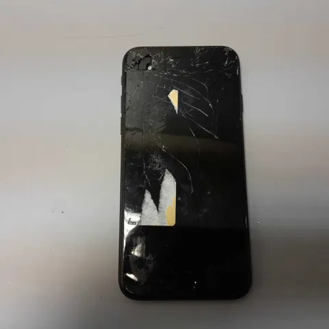 APPLE IPHONE 7 (A1778) SMARTPHONE