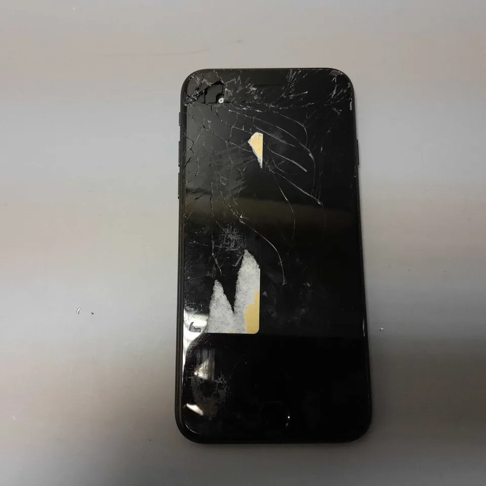 APPLE IPHONE 7 (A1778) SMARTPHONE