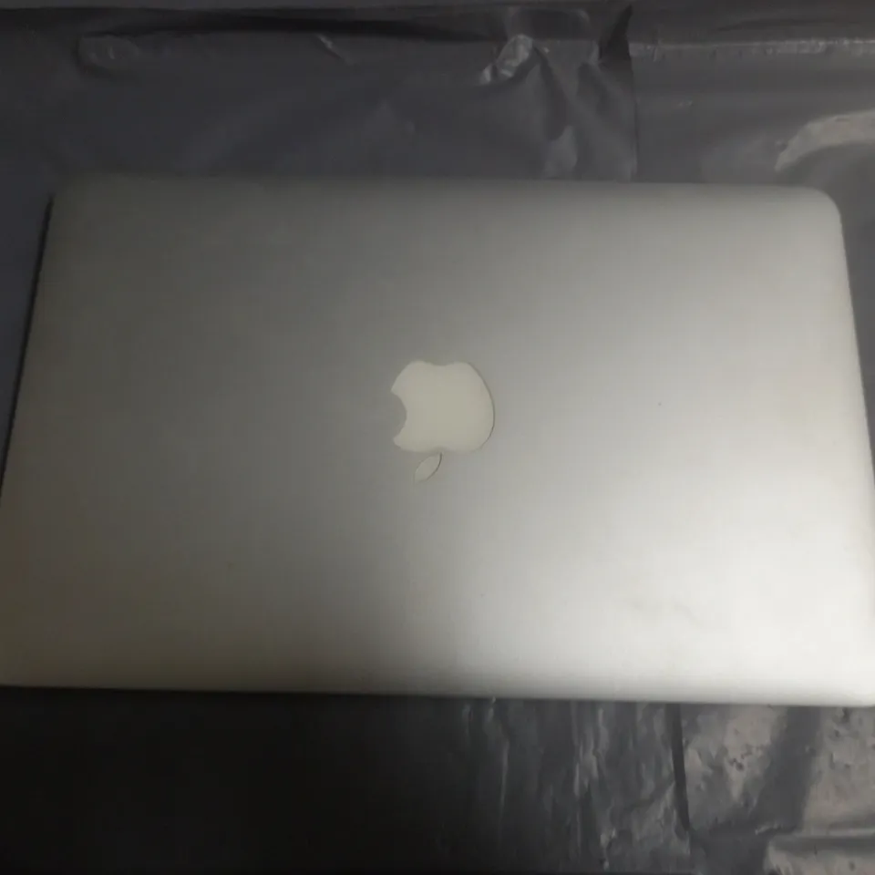 UNBOXED APPLE MACBOOK AIR LAPTOP