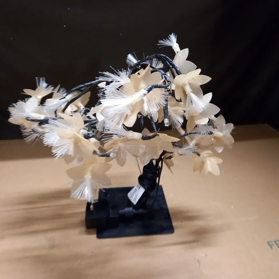 ARTIFICIAL MAINS POWERED LIGHT UP TREE