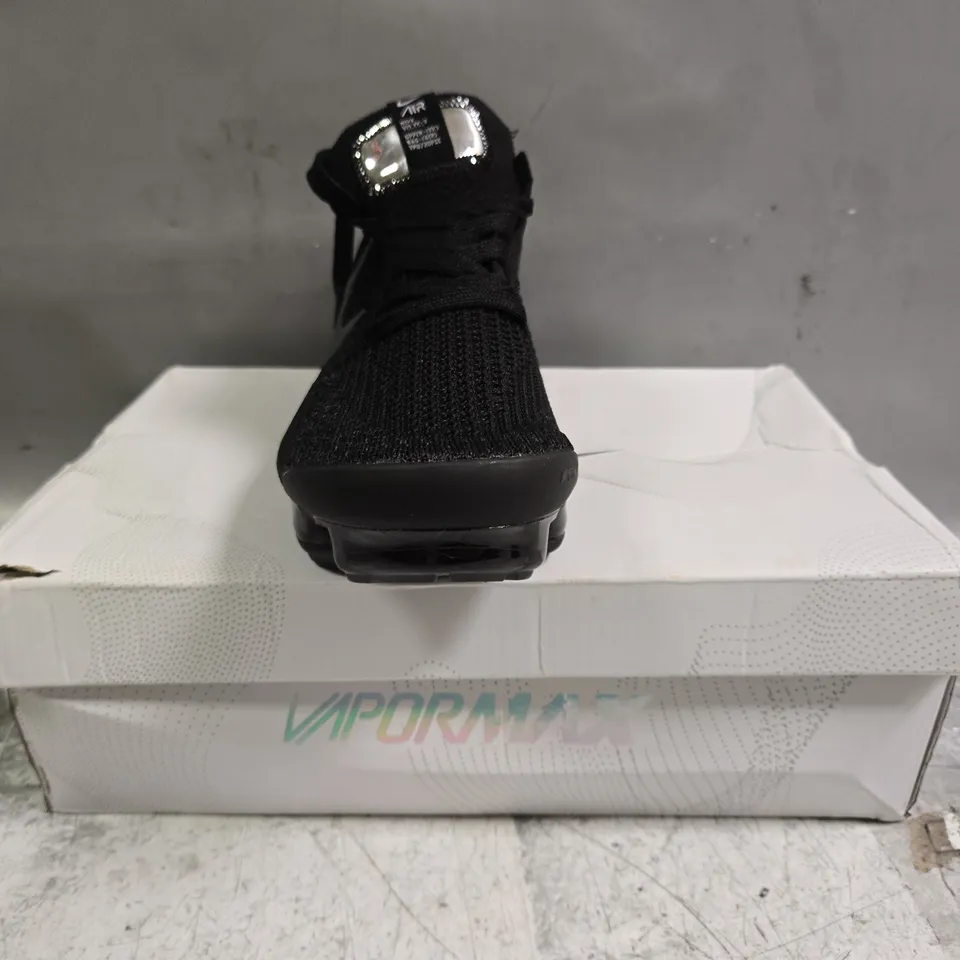 BOXED PAIR OF NIKE AIR VAPORMAX 2019 SHOES IN BLACK SIZE UK 8
