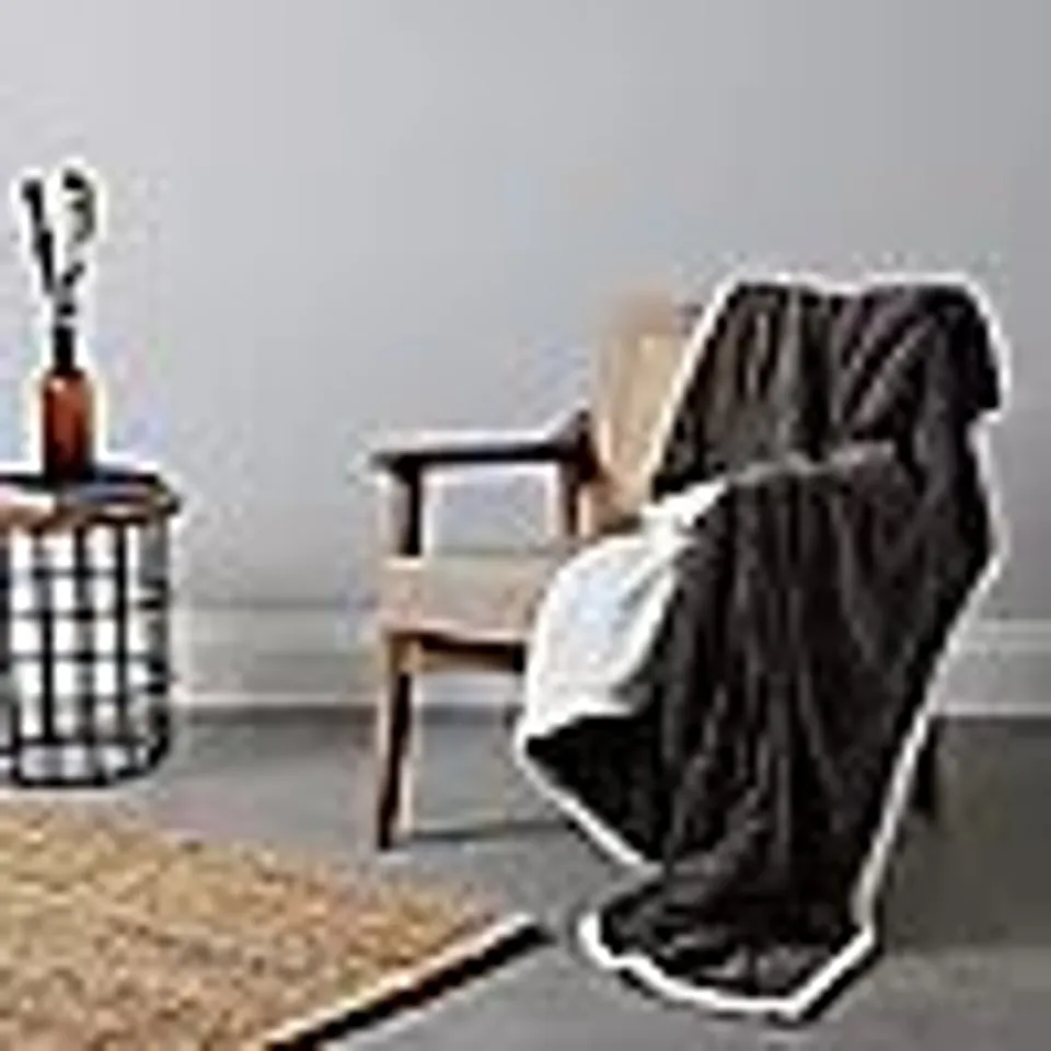 COZEE HOME WINTER WARMTH PLUSH THROW