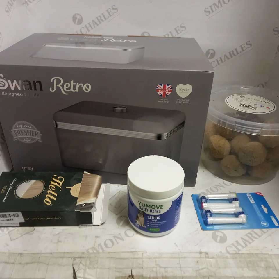 LOT OF APPROXIMATELY 20 ASSORTED HOUSEHOLD ITEMS, TO INCLUDE BREAD BIN, SUET BALLS, DOG VITAMINS, ETC