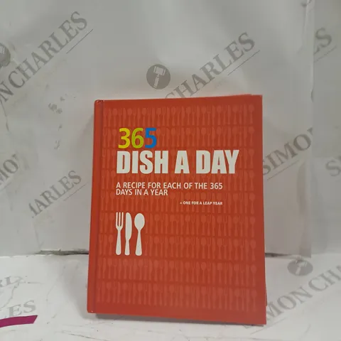 4 COOKING BOOKS TO INCLUDE COMFORT FOOD, 365 DISH A DAY ETC