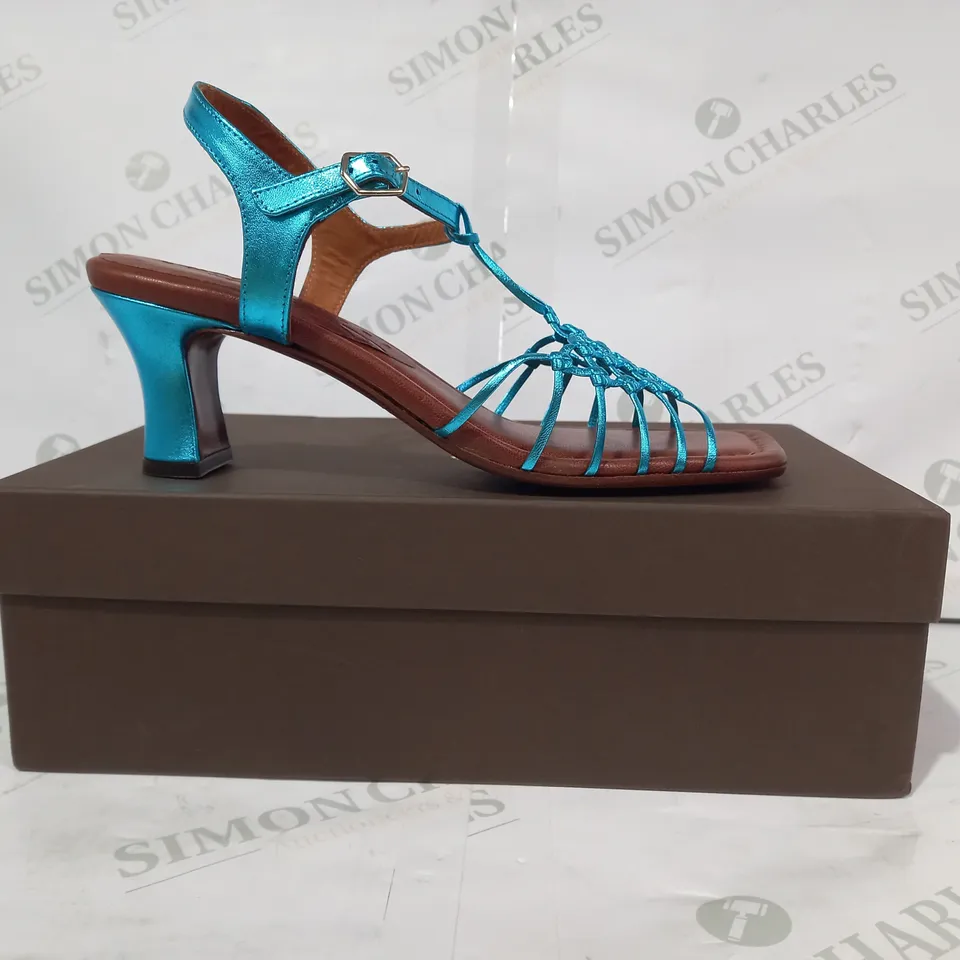 BOXED PAIR OF CHIE MIHARA NANTES OPEN TOE STRAPPY BLOCK HEEL SANDALS IN BLUE EU SIZE 40