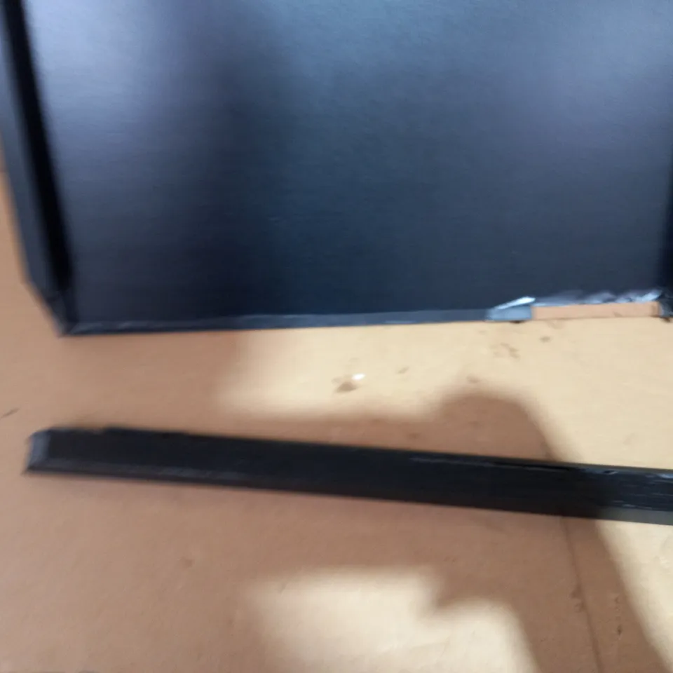 BUNDLE BERRY WALL ART - NEVER GIVE UP 