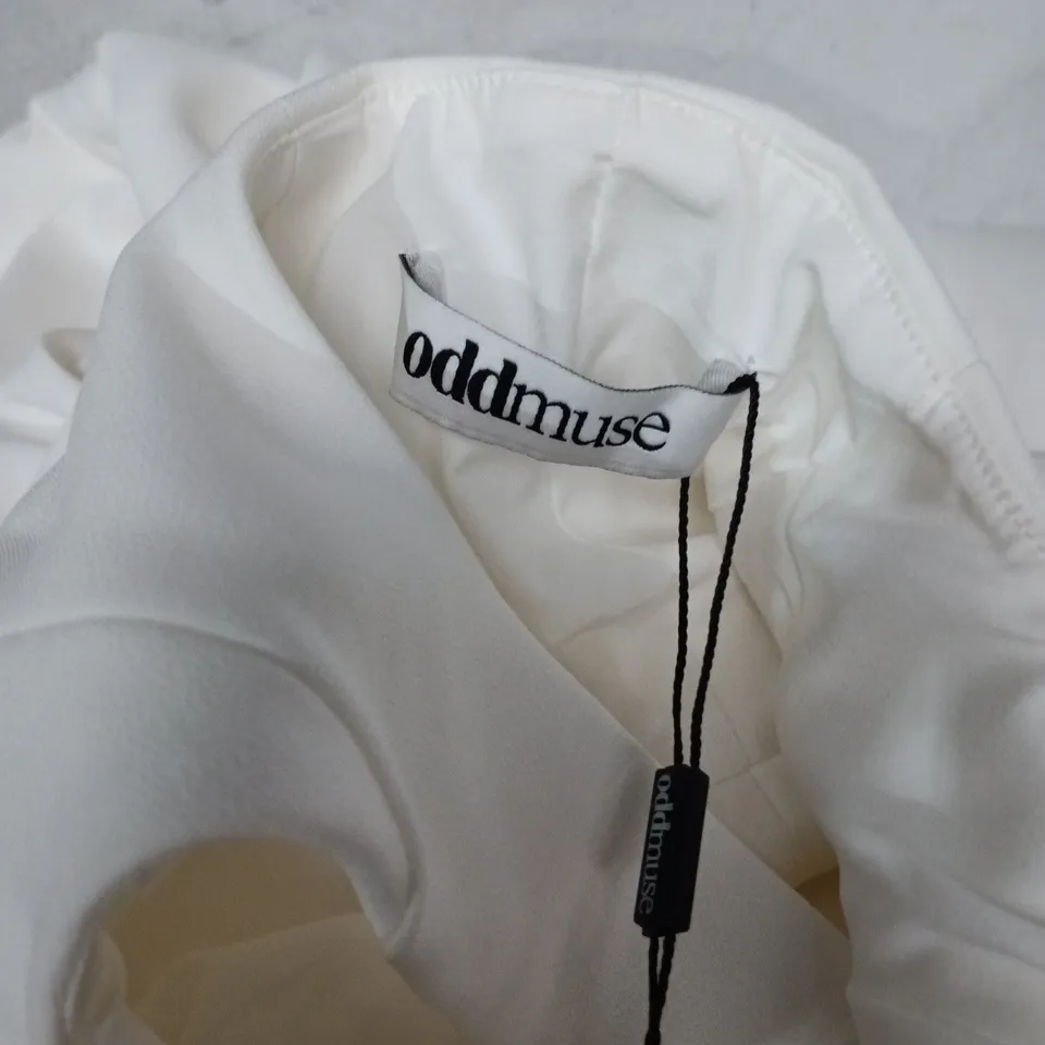 ODDMUSE THE ULTIMATE MUSE HIGH WAIST SQUARE NECK MIDI DRESS IN WHITE - MEDIUM