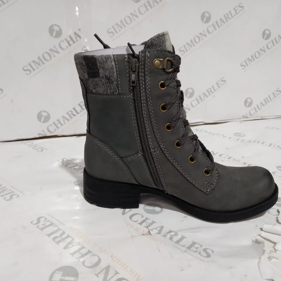 EARTH ORIGINS SUEDE HIKE BOOT SIZE 3