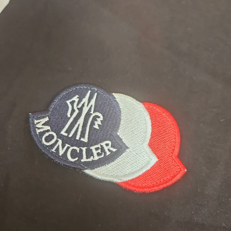 MONCLER BLACK T-SHIRT – UK M