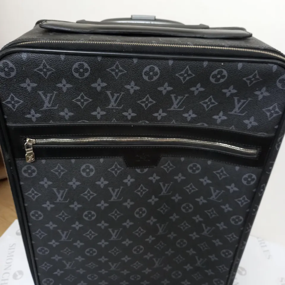 LOUIS VUITTON TRAVEL CASE IN BLACK