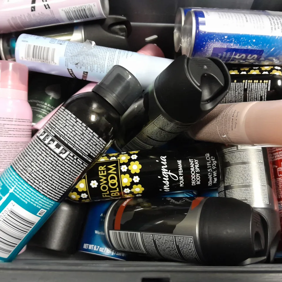 APPROXIMATELY 15 ASSORTED AEROSOLS TO INCLUDE - GILLET SHAVE FOAM , NIVEA MEN SHAVING GEL ETC