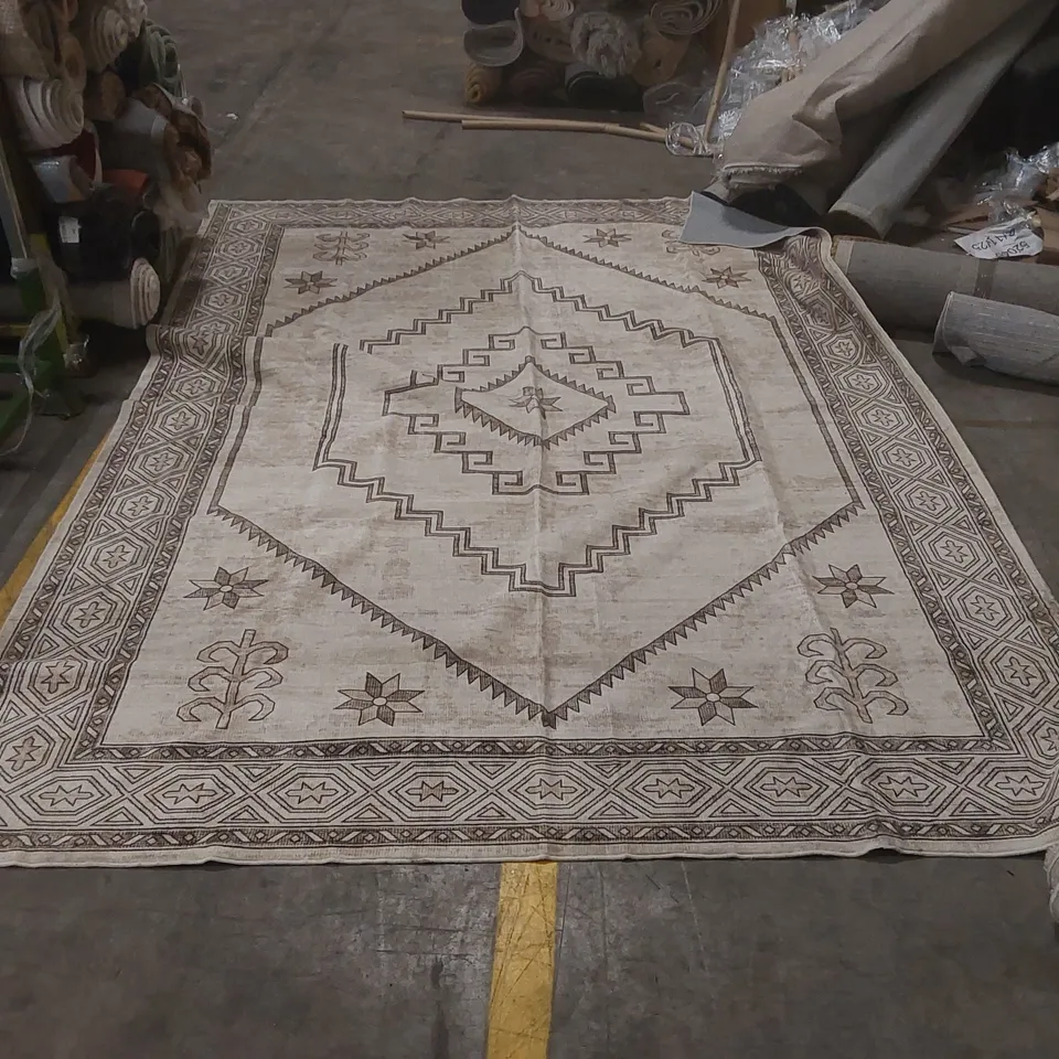 QUALITY VINTAGE LOOK SHAG ATEN RUG - APPROXIMATELY 320 x 238cm