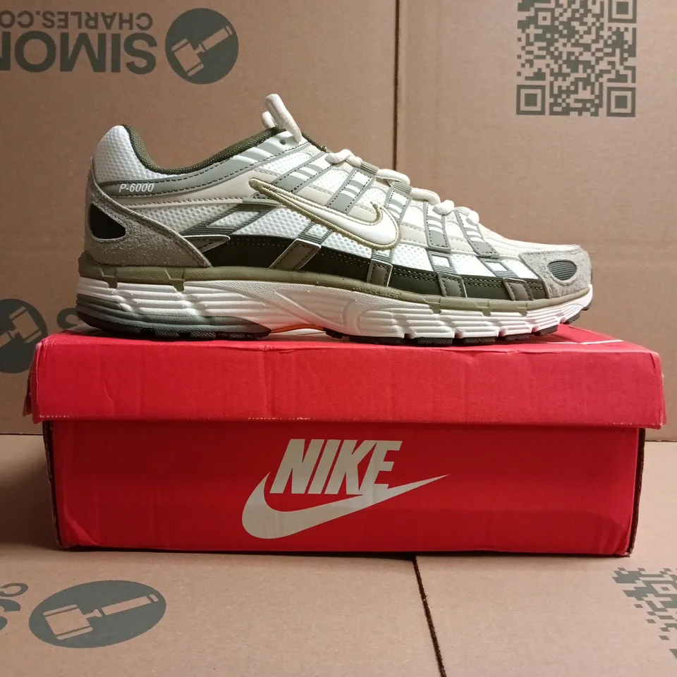 BOXED PAIR OF NIKE P-6000 TRAINERS IN WHITE/SAGE SIZE UK 9